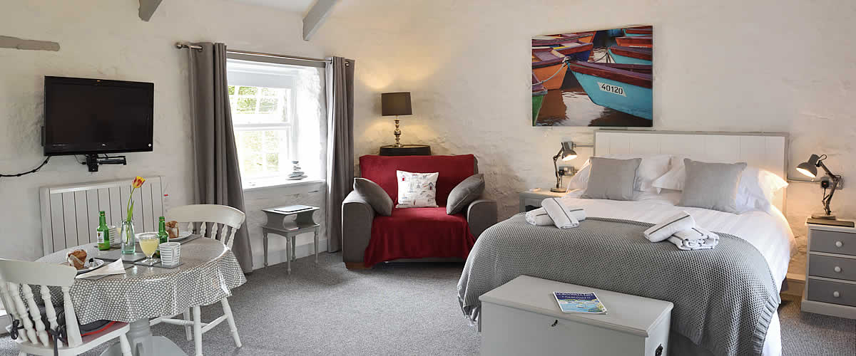 Bed and Breakfast in a quiet location near St Ives, Cornwalll